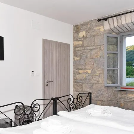 Holiday home Tina Motovun