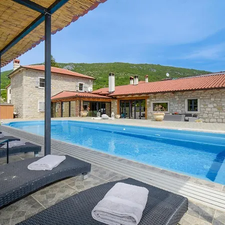 Holiday home Tina Motovun